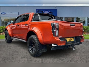 Used Isuzu D-Max 2023 for sale - 76621552: Photo