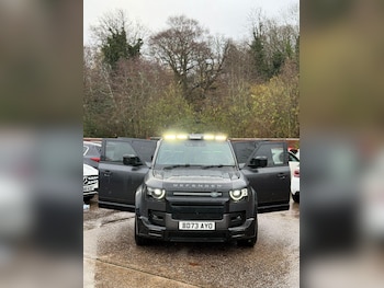 Used Land Rover Defender 110 2023 for sale - 76689529: Photo