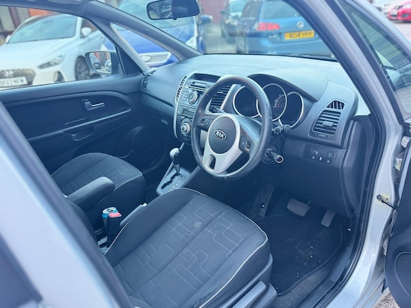 Used Kia Venga 2010 for sale - 75670825: Photo 12