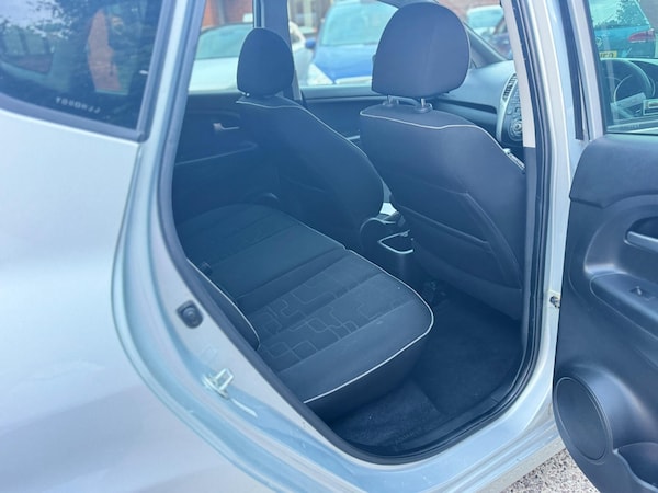 Used Kia Venga 2010 for sale - 75670825: Photo 15