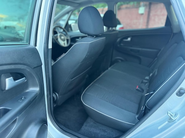 Used Kia Venga 2010 for sale - 75670825: Photo 28