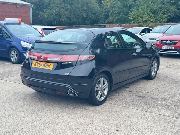 Used Honda Civic 2011 for sale - 76251038: Photo 6