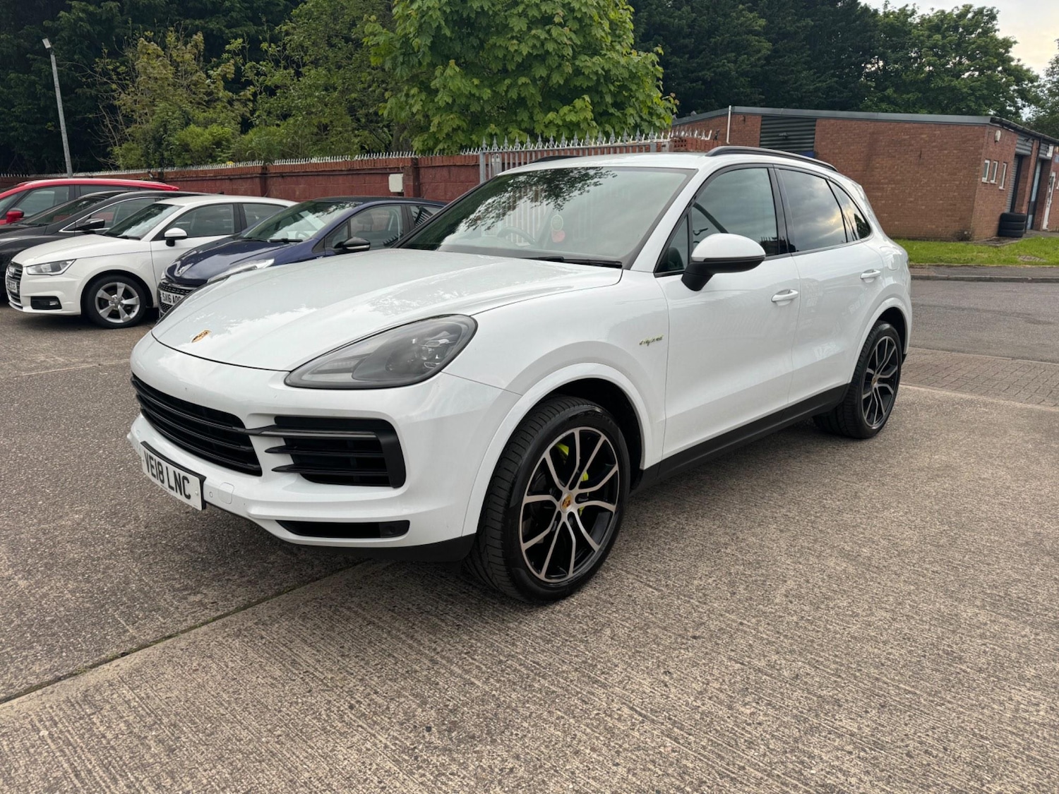 Used Porsche Cayenne 2018 for sale - 76997707: Photo 2