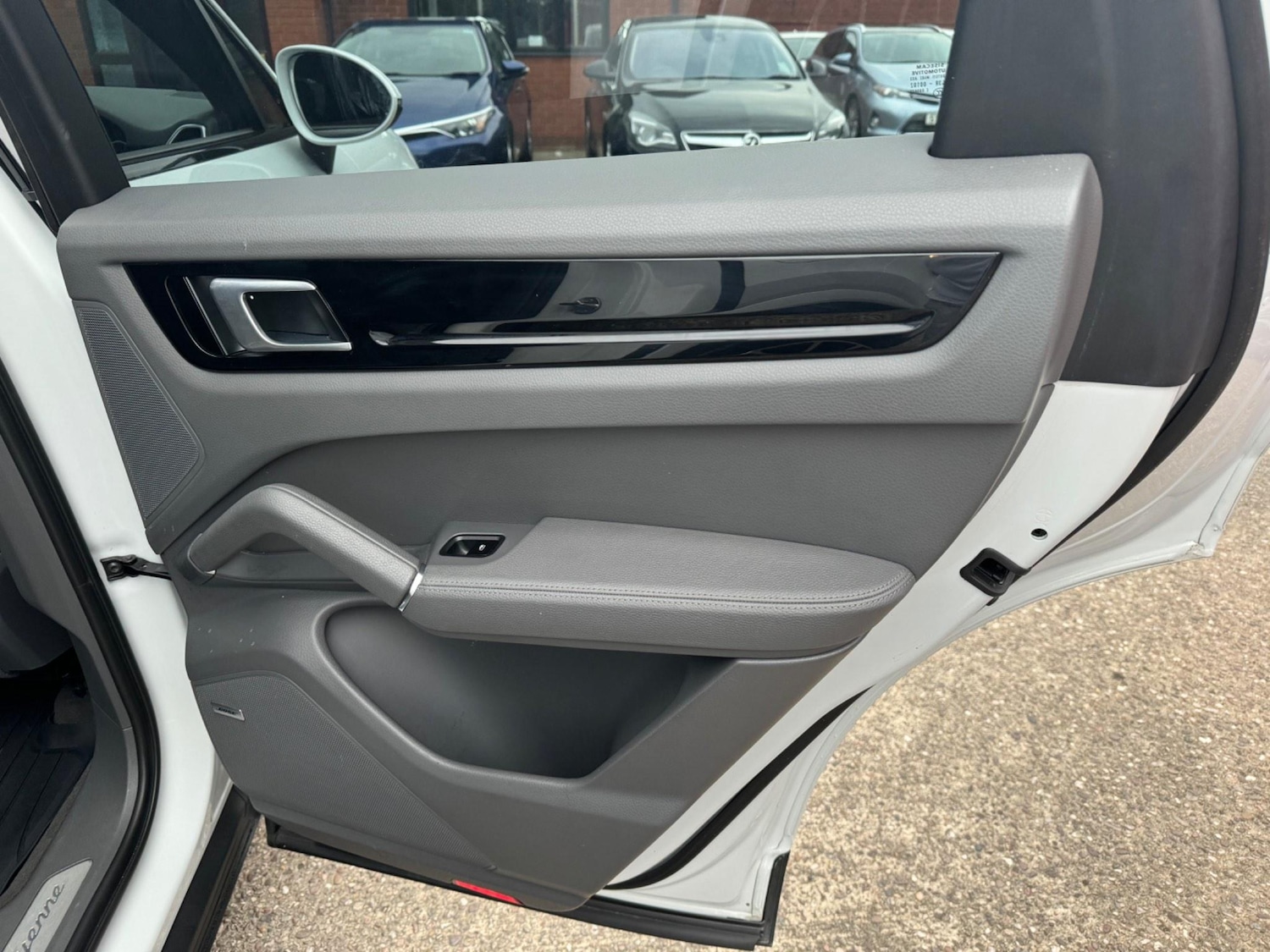 Used Porsche Cayenne 2018 for sale - 76997707: Photo 27