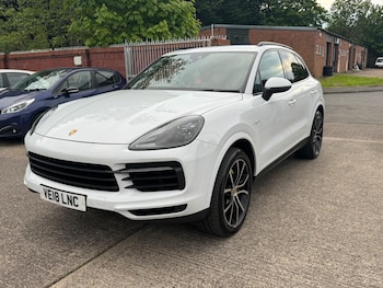Used Porsche Cayenne 2018 for sale - 76997707: Photo