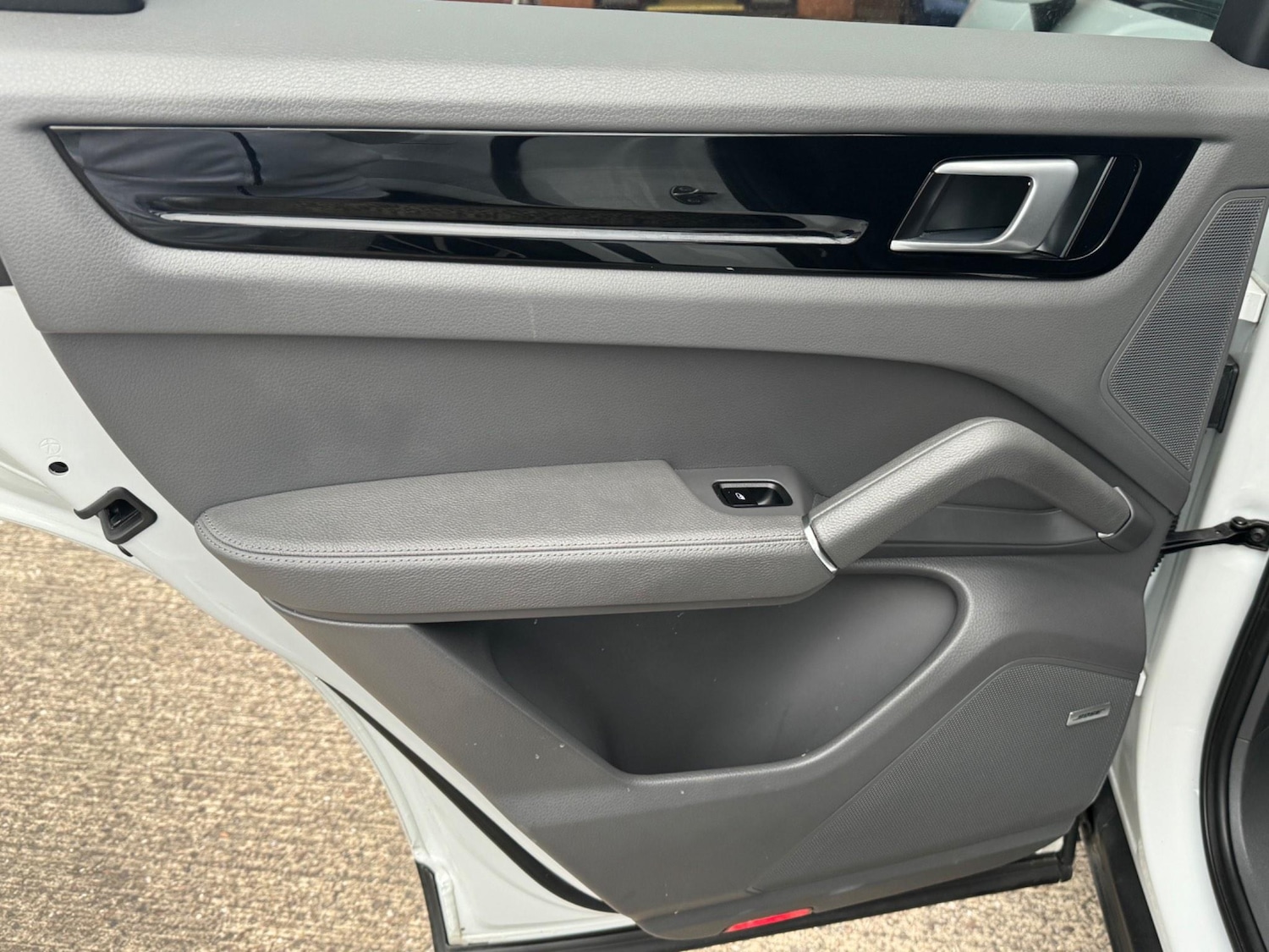 Used Porsche Cayenne 2018 for sale - 76997707: Photo 47