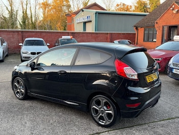 Used Ford Fiesta 2017 for sale - 76513026: Photo