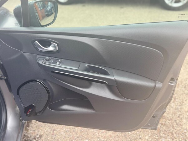 Used Renault Clio 2016 for sale - 76317848: Photo 31
