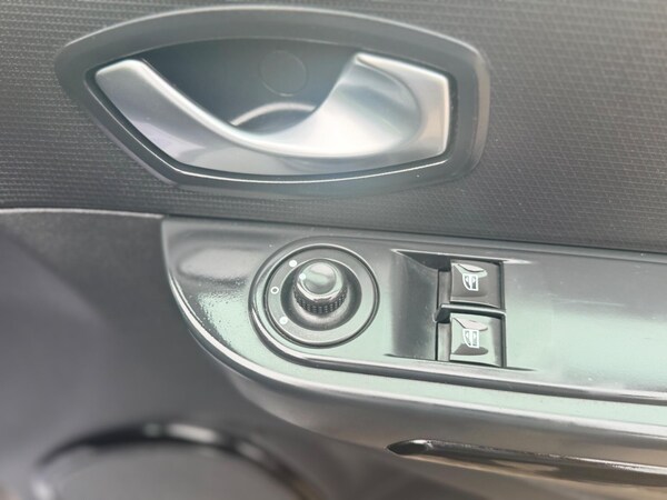 Used Renault Clio 2016 for sale - 76317848: Photo 35