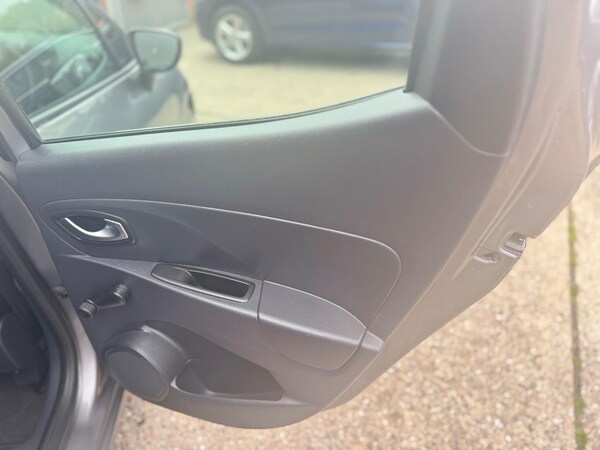 Used Renault Clio 2016 for sale - 76317848: Photo 44
