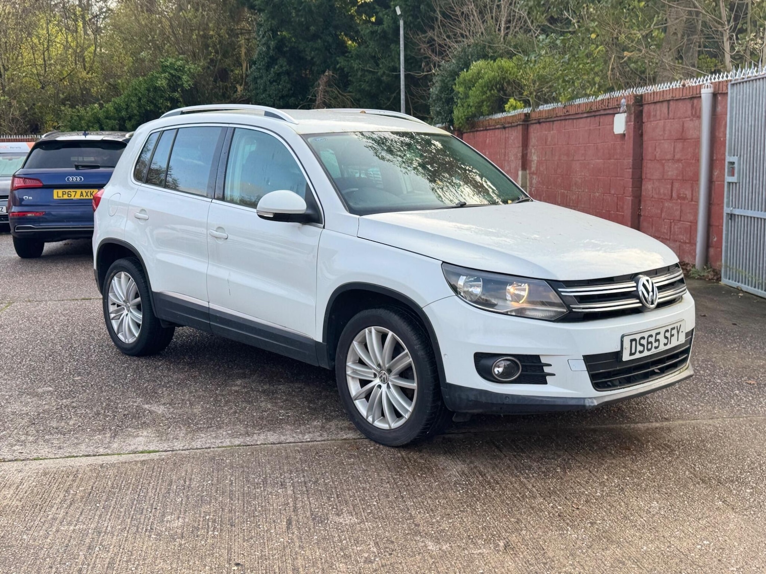 Used Volkswagen Tiguan 2016 for sale - 76633882: Photo 2