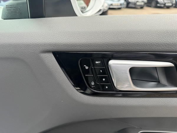 Used Porsche Cayenne 2018 for sale - 75645688: Photo 17