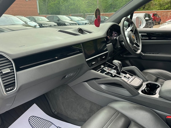 Used Porsche Cayenne 2018 for sale - 75645688: Photo 45
