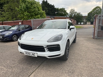 Used Porsche Cayenne 2018 for sale - 75645688: Photo