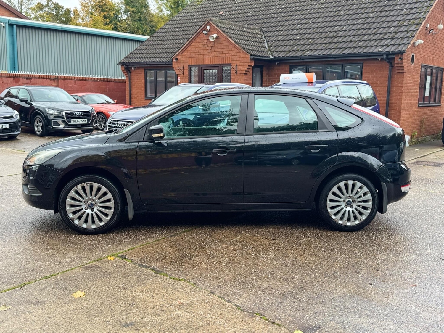 Used Ford Focus 2010 for sale - 76499735: Photo 10