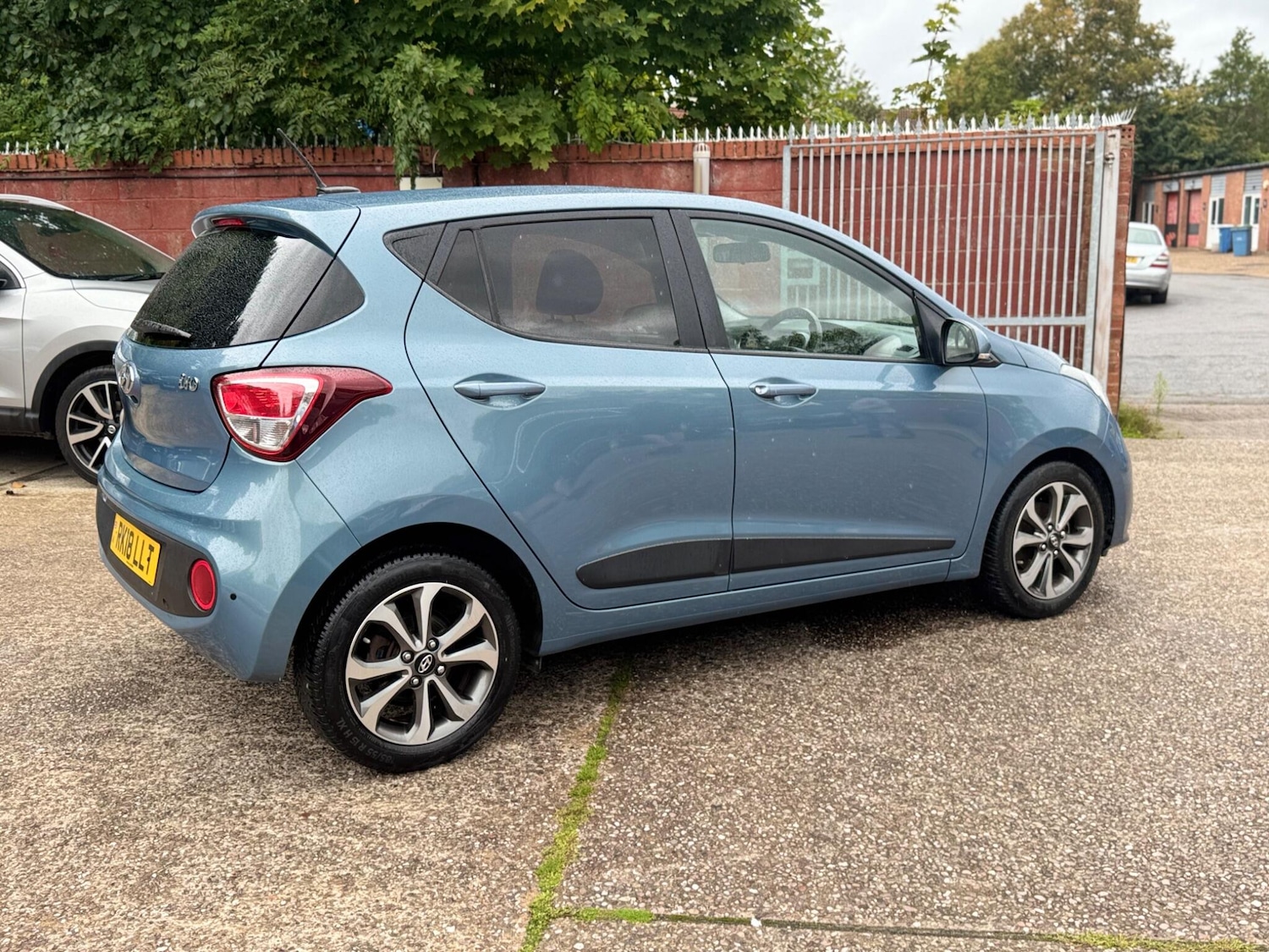 Used Hyundai i10 2018 for sale - 76988103: Photo 19