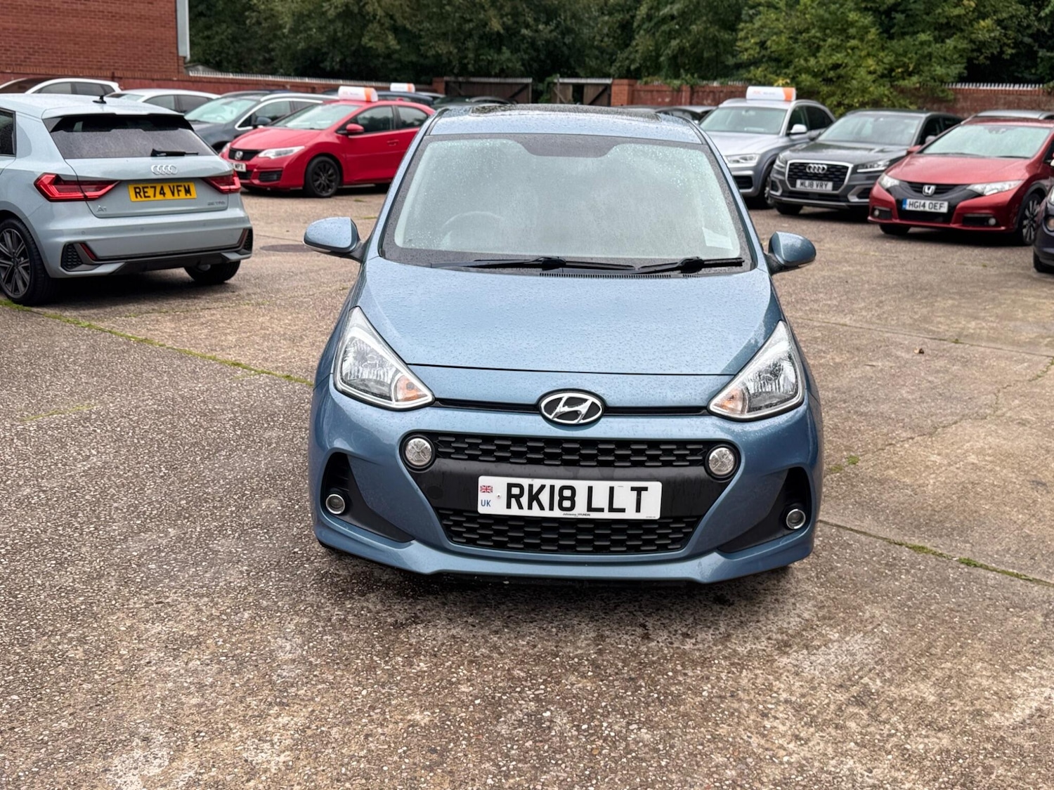 Used Hyundai i10 2018 for sale - 76988103: Photo 27
