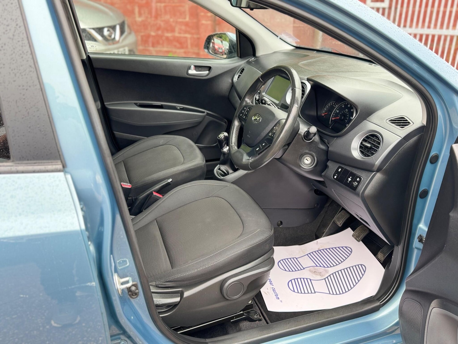 Used Hyundai i10 2018 for sale - 76988103: Photo 30