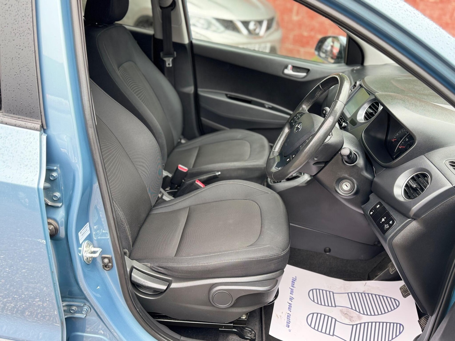 Used Hyundai i10 2018 for sale - 76988103: Photo 31