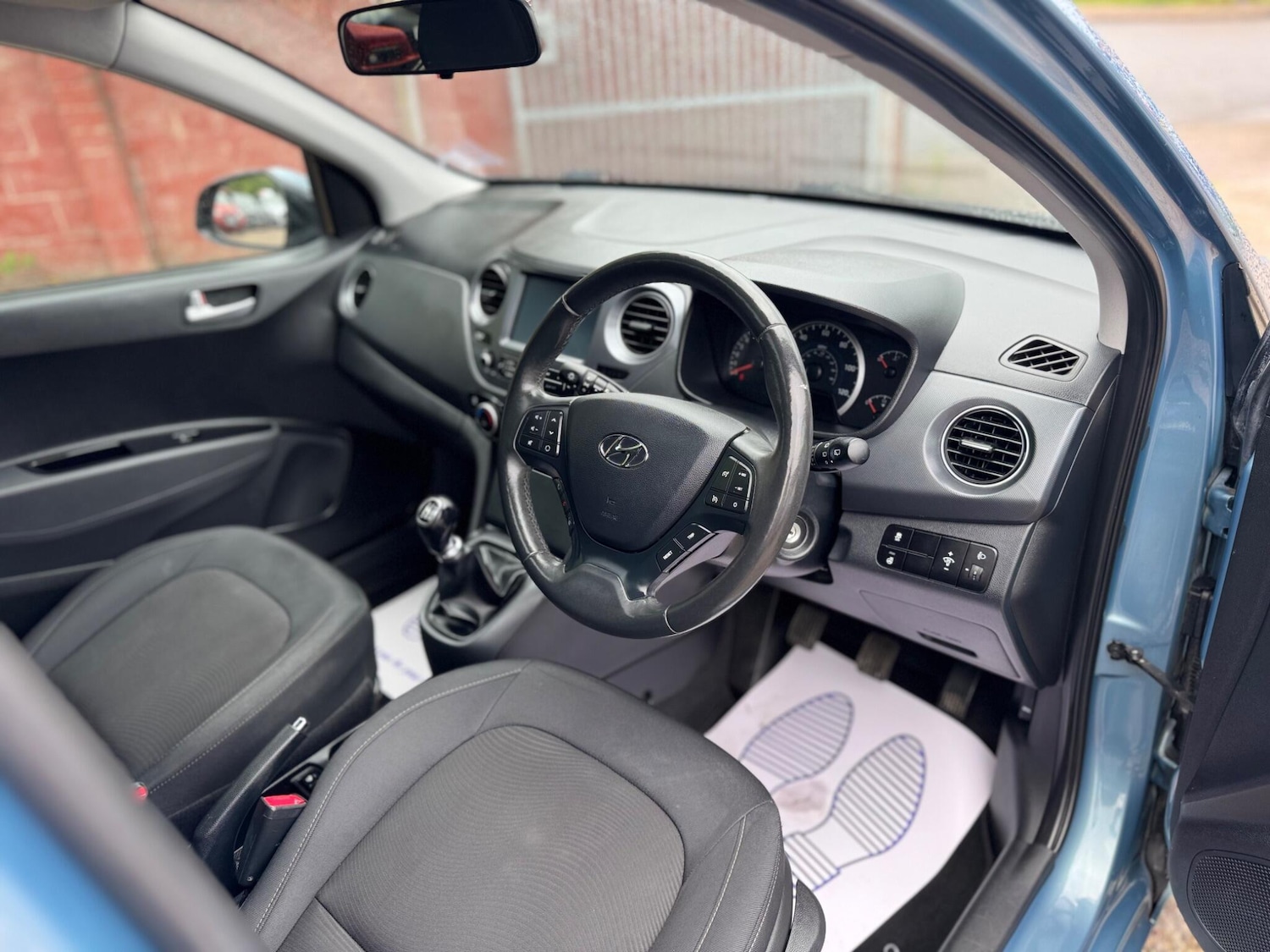 Used Hyundai i10 2018 for sale - 76988103: Photo 35