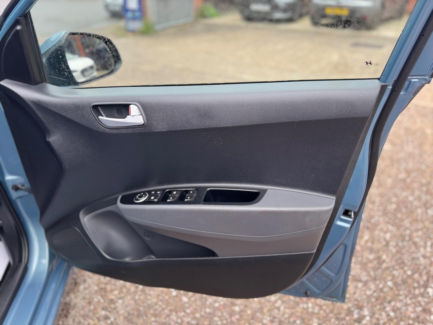 Used Hyundai i10 2018 for sale - 76988103: Photo 36