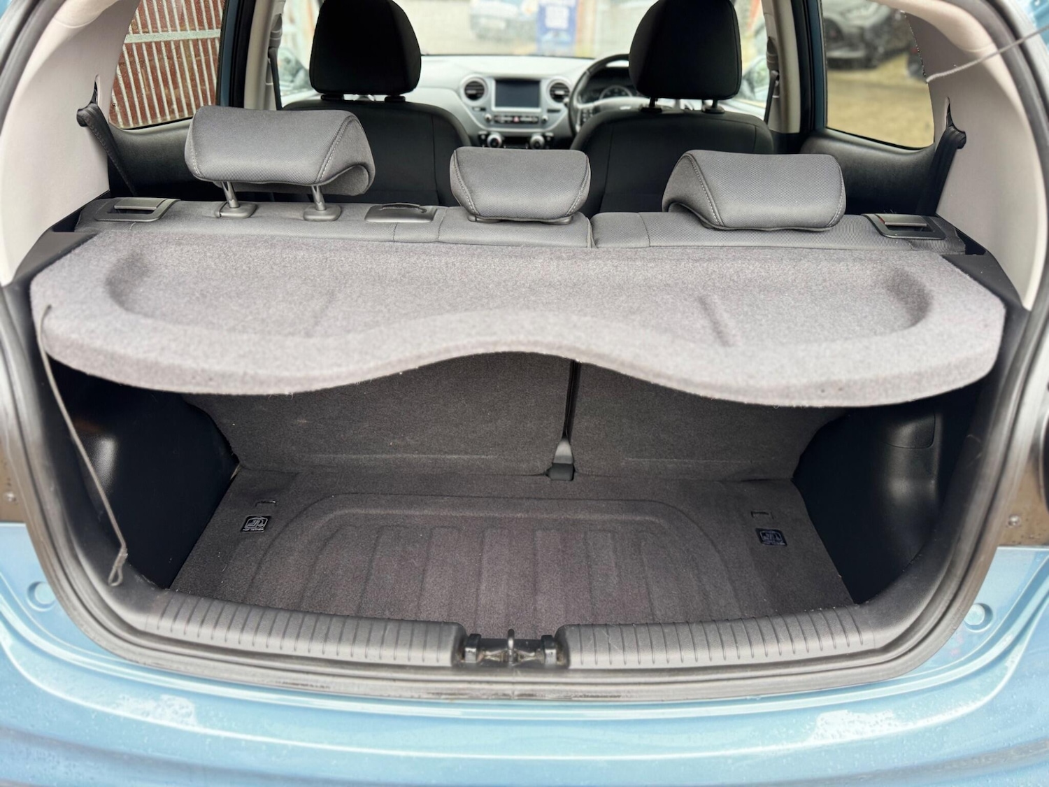 Used Hyundai i10 2018 for sale - 76988103: Photo 40