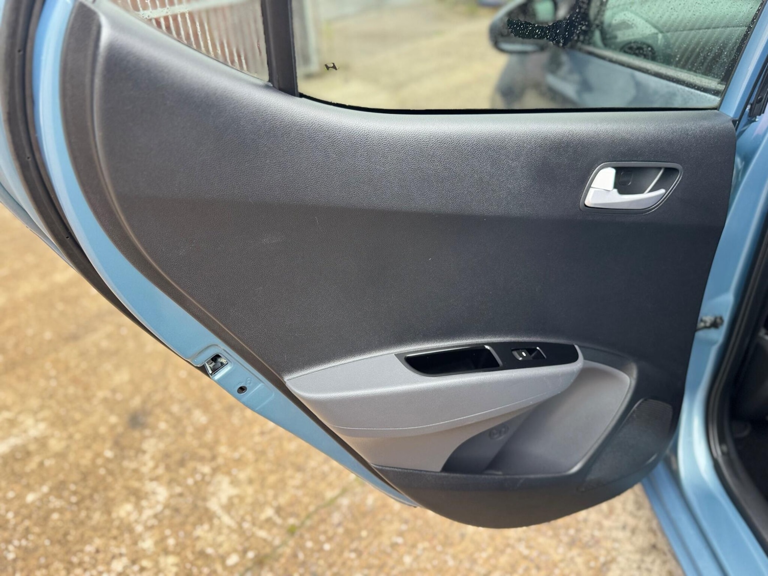 Used Hyundai i10 2018 for sale - 76988103: Photo 53