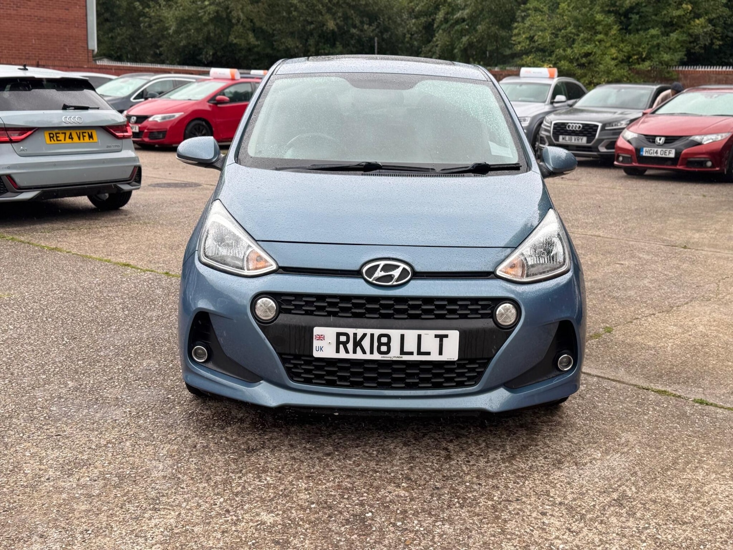 Used Hyundai i10 2018 for sale - 76988103: Photo 8