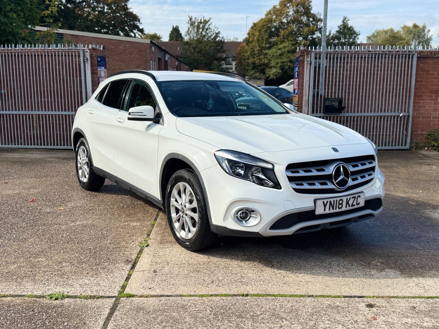 Used Mercedes-Benz GLA 2018 for sale - 76137921: Photo 3