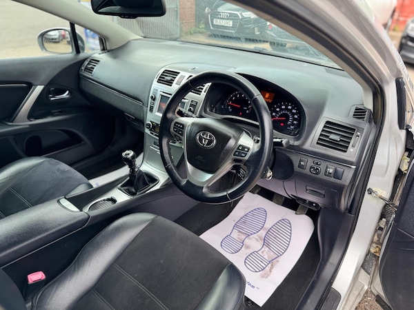 Used Toyota Avensis 2015 for sale - 74758685: Photo 33