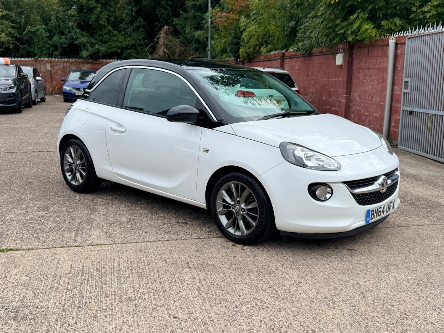 Used Vauxhall Adam 2014 for sale - 76094423: Photo 2