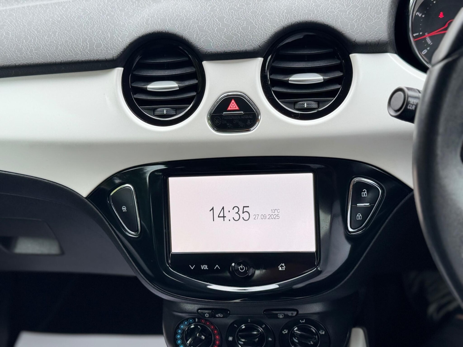 Used Vauxhall Adam 2014 for sale - 76094423: Photo 42