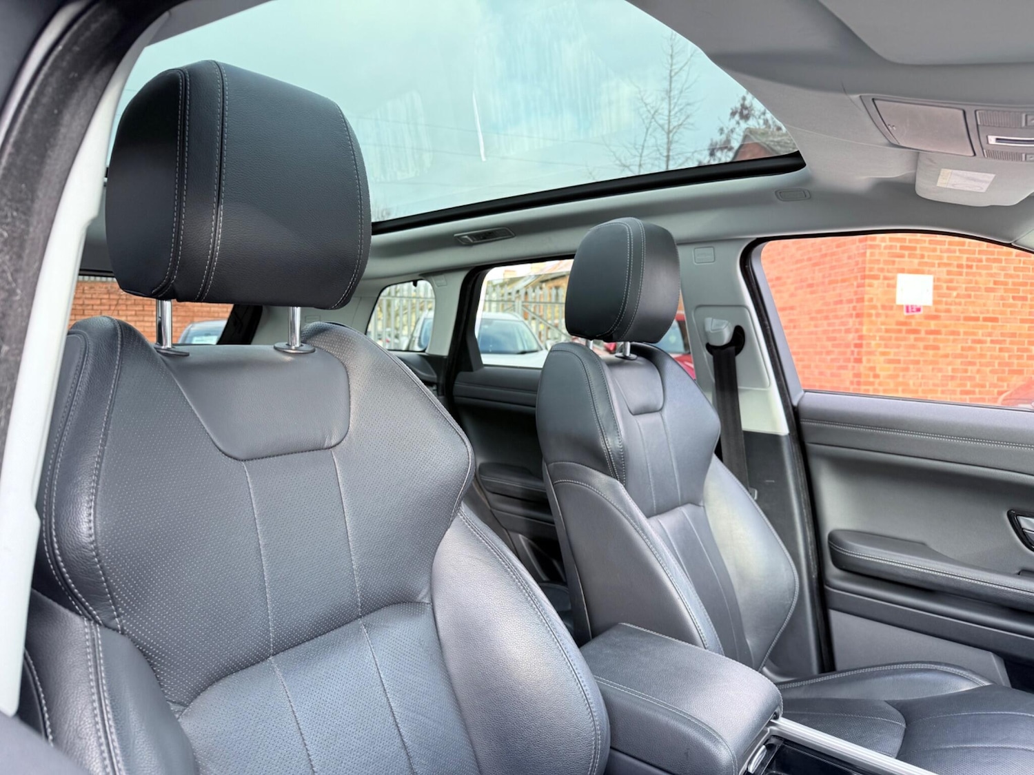 Used Land Rover Range Rover Evoque 2016 for sale - 76850292: Photo 32