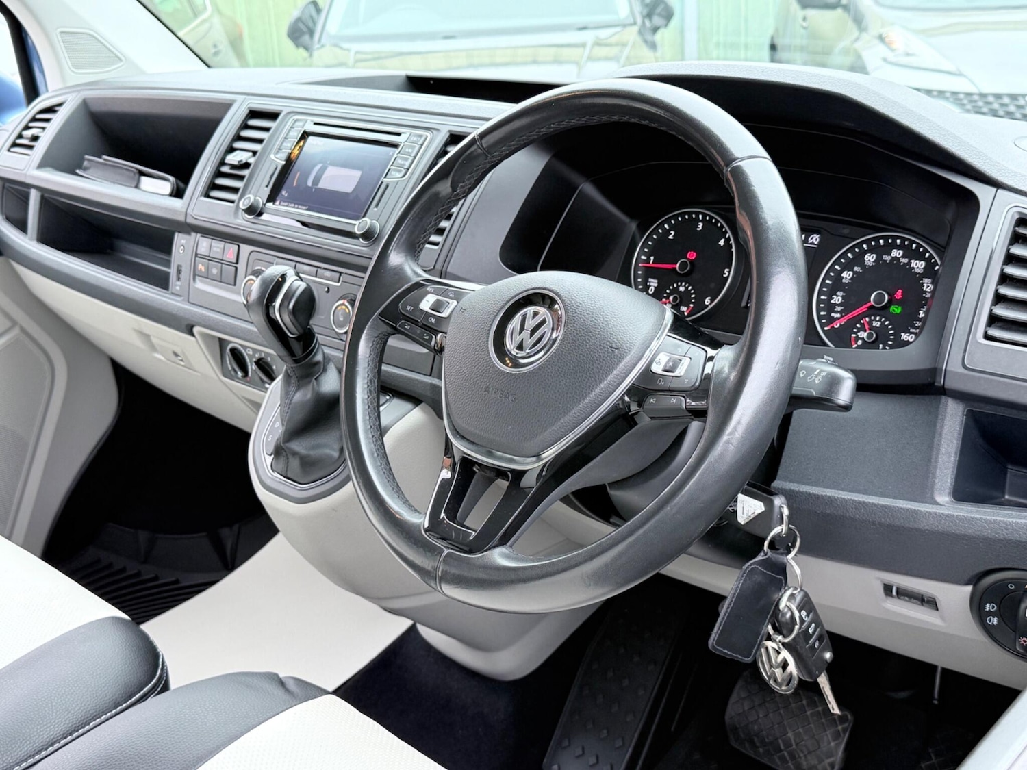 Used Volkswagen Transporter 2017 for sale - 76260068: Photo 47