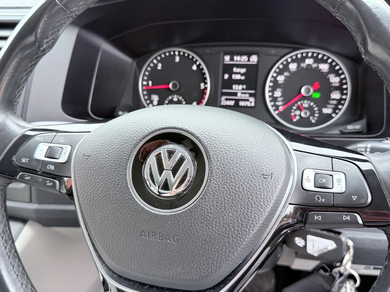 Used Volkswagen Transporter 2017 for sale - 76260068: Photo 49