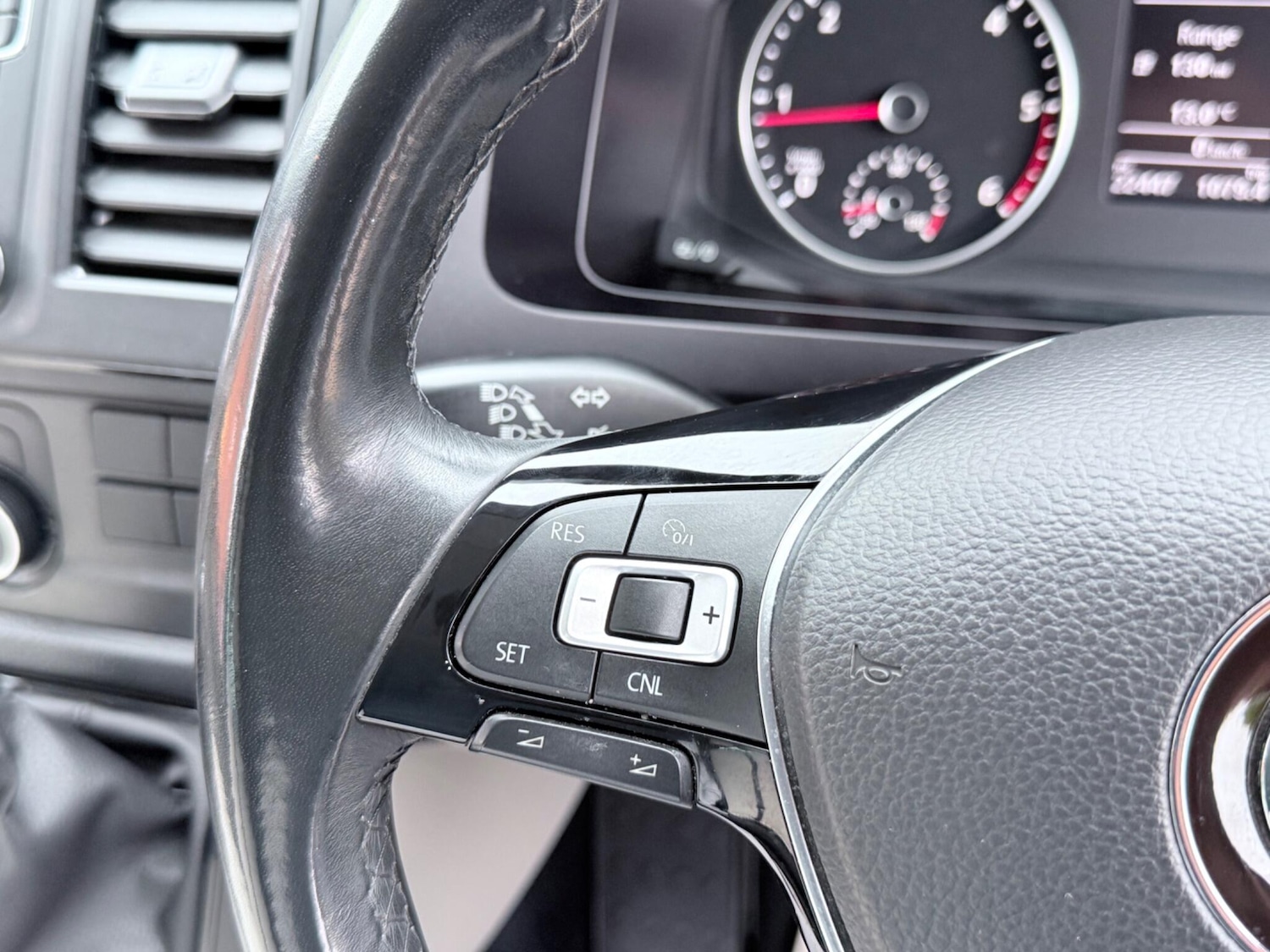 Used Volkswagen Transporter 2017 for sale - 76260068: Photo 51