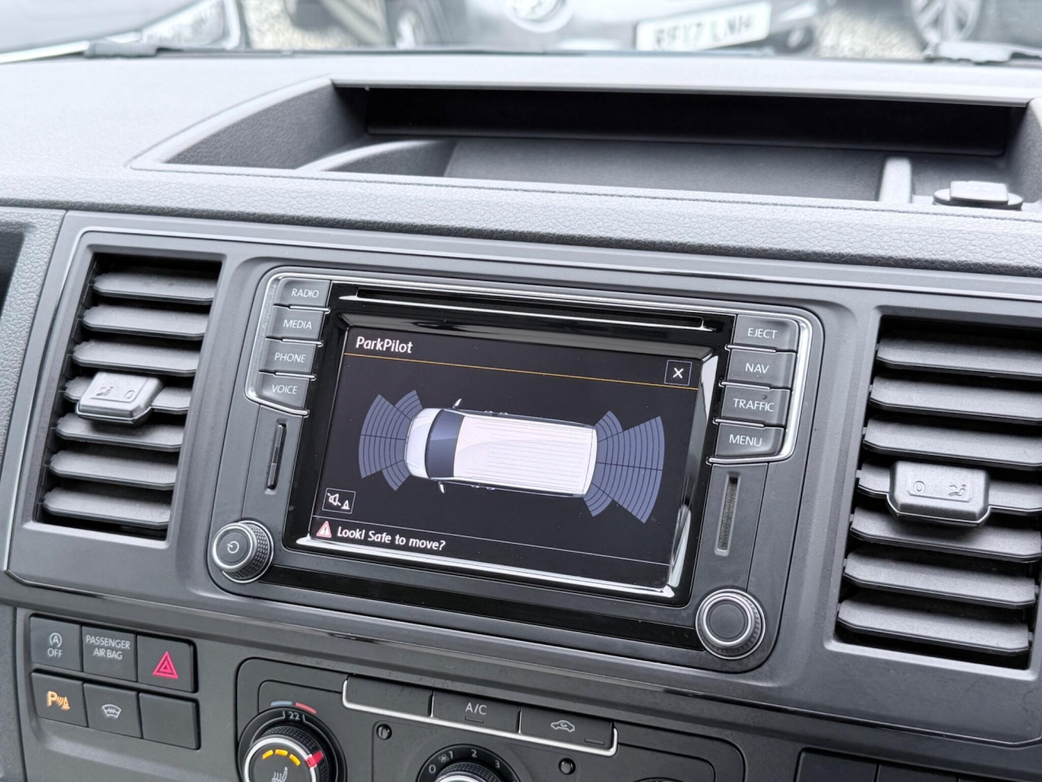 Used Volkswagen Transporter 2017 for sale - 76260068: Photo 52