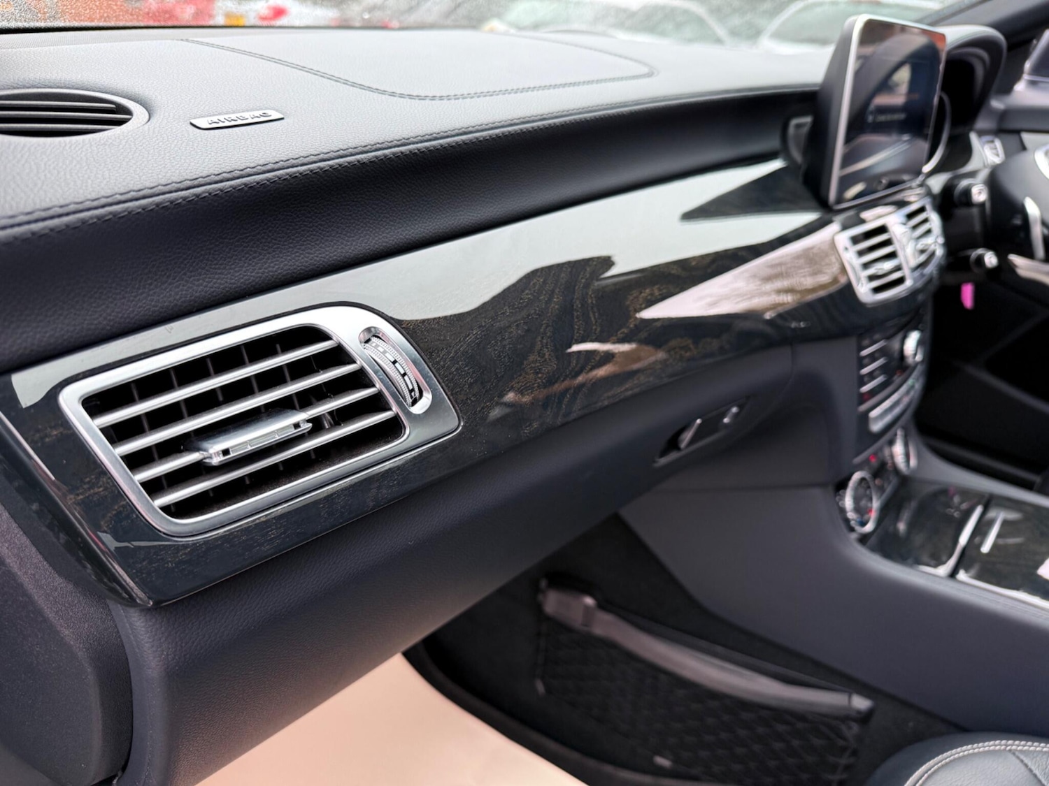 Used Mercedes-Benz CLS 2015 for sale - 77305638: Photo 38