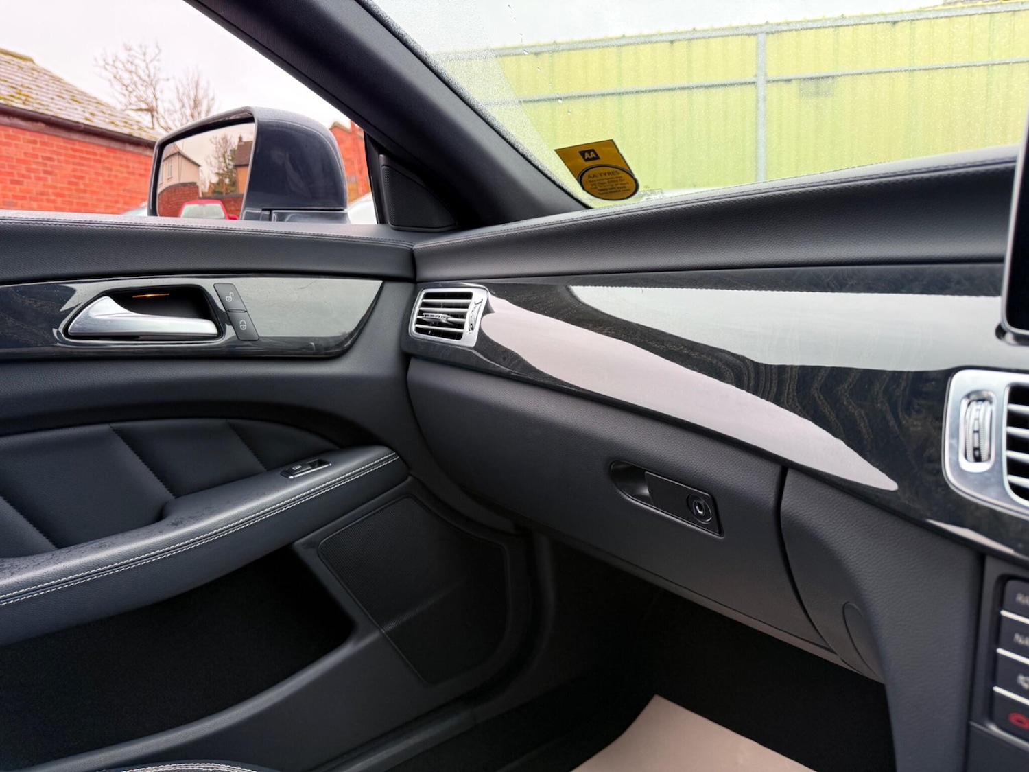 Used Mercedes-Benz CLS 2015 for sale - 77305638: Photo 65