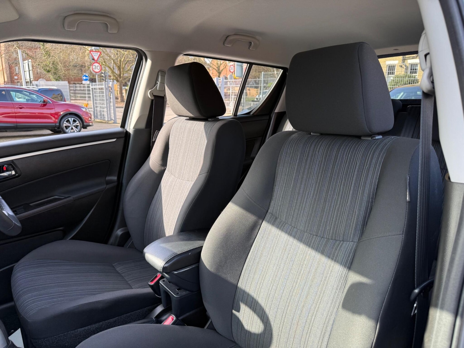 Used Suzuki Swift 2014 for sale - 77671539: Photo 33