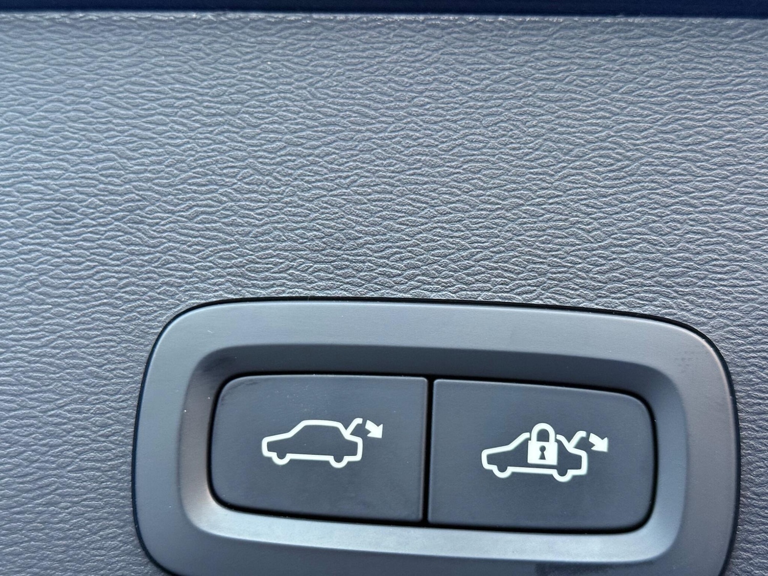 Used Volvo XC40 2021 for sale - 77278728: Photo 46