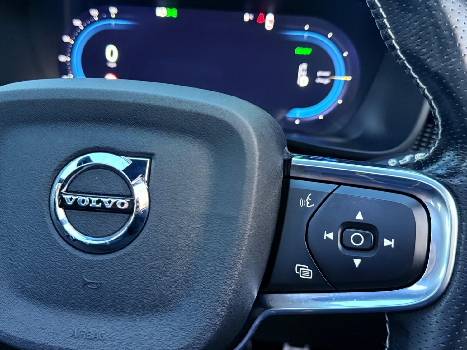 Used Volvo XC40 2021 for sale - 77278728: Photo 70