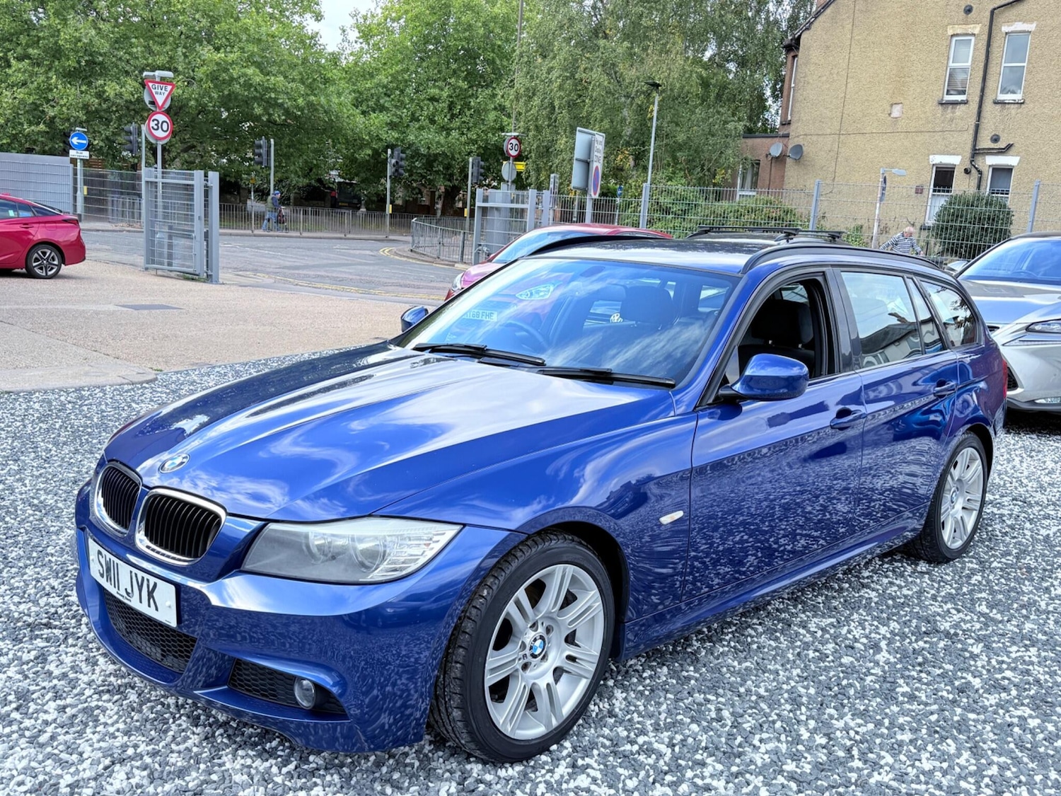 Used BMW 3 Series 2011 for sale - 76457782: Photo 11