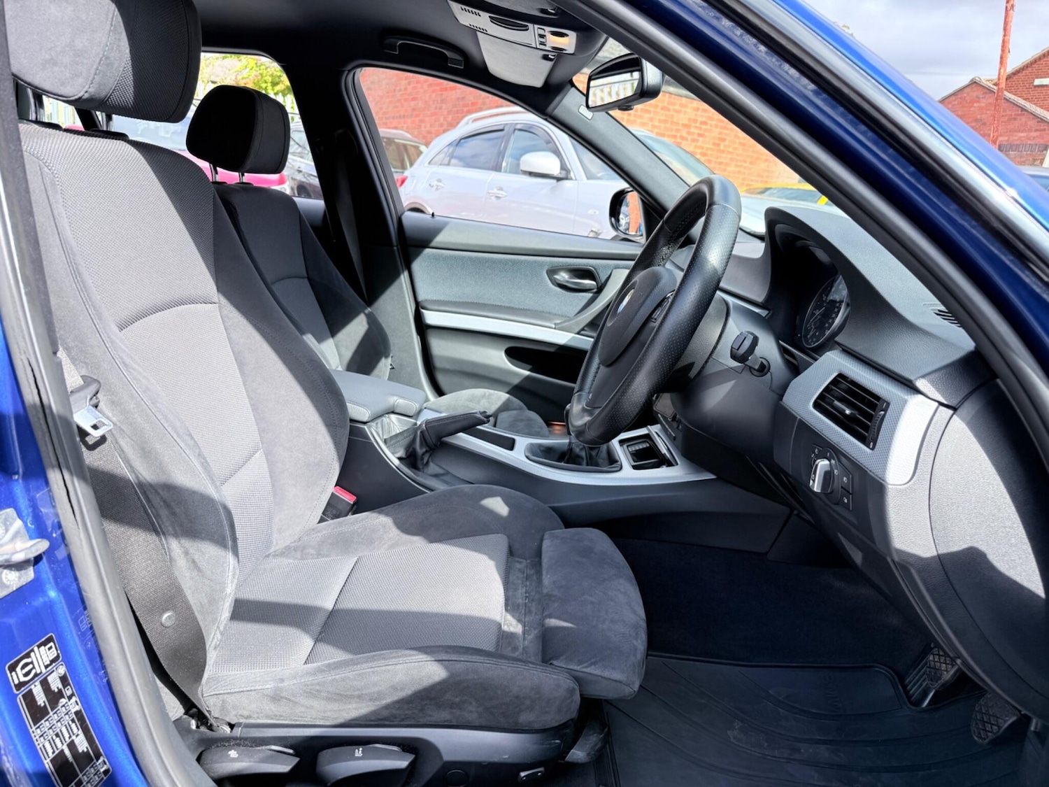 Used BMW 3 Series 2011 for sale - 76457782: Photo 27