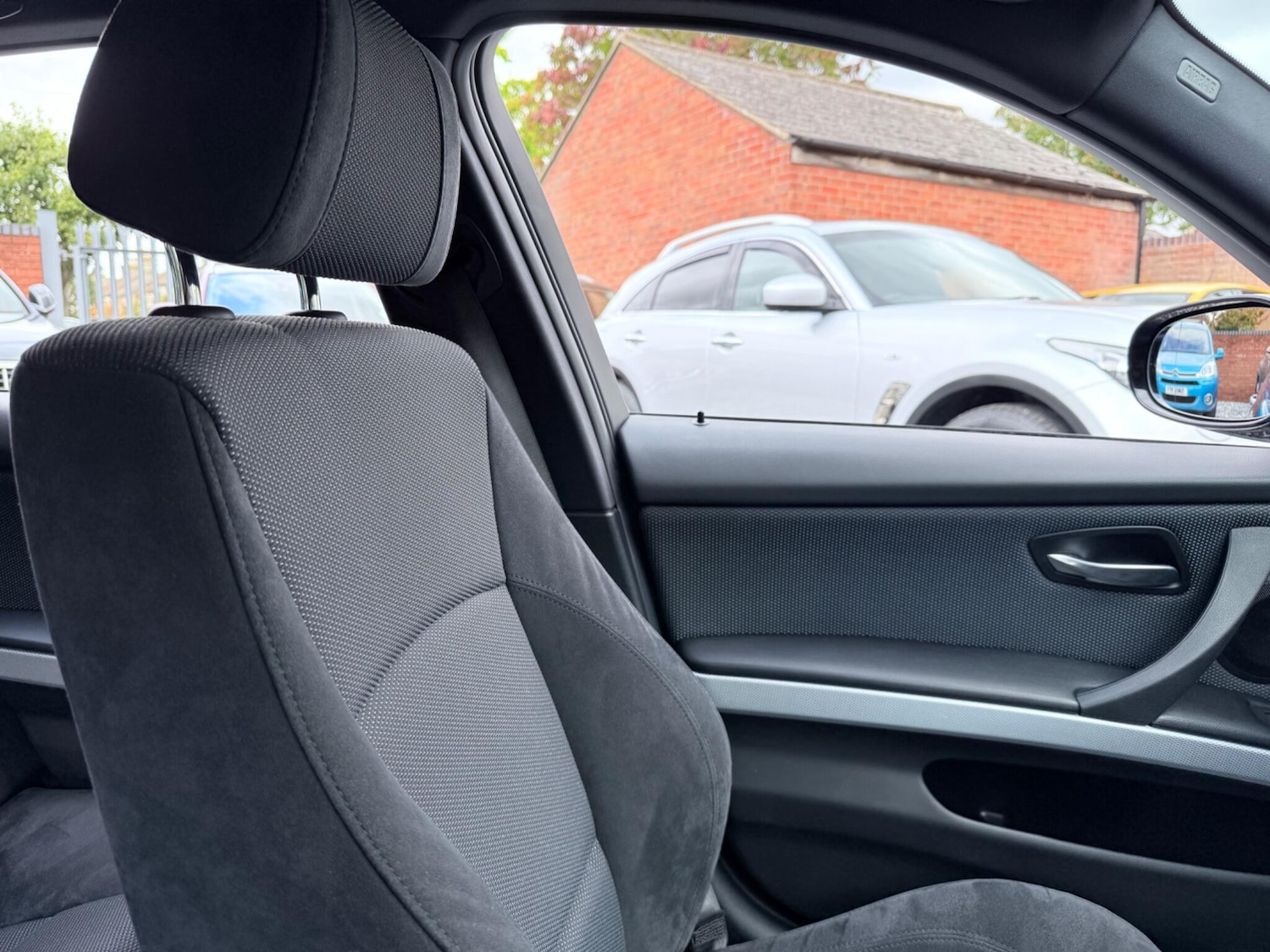 Used BMW 3 Series 2011 for sale - 76457782: Photo 29