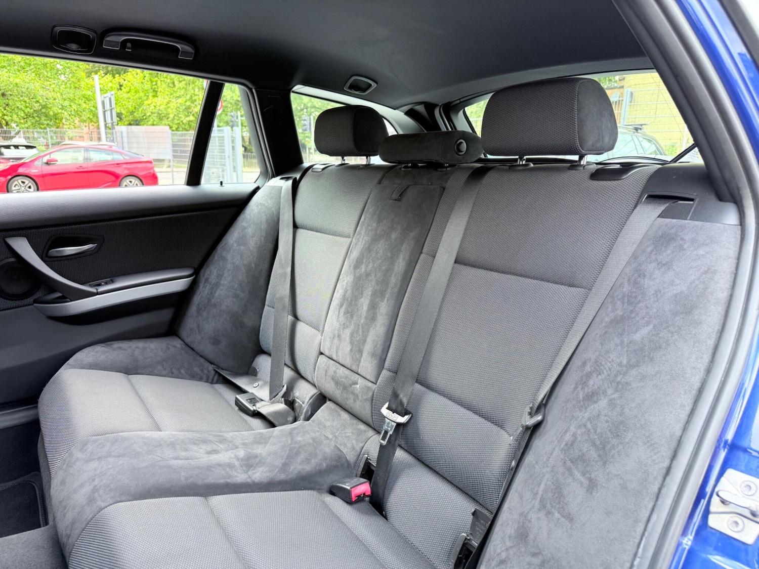 Used BMW 3 Series 2011 for sale - 76457782: Photo 36