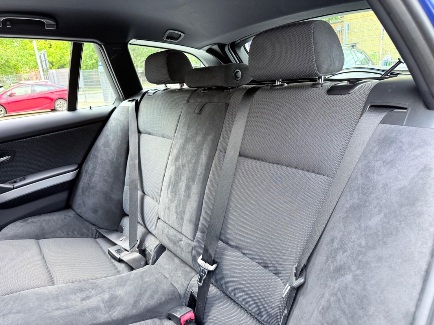 Used BMW 3 Series 2011 for sale - 76457782: Photo 38