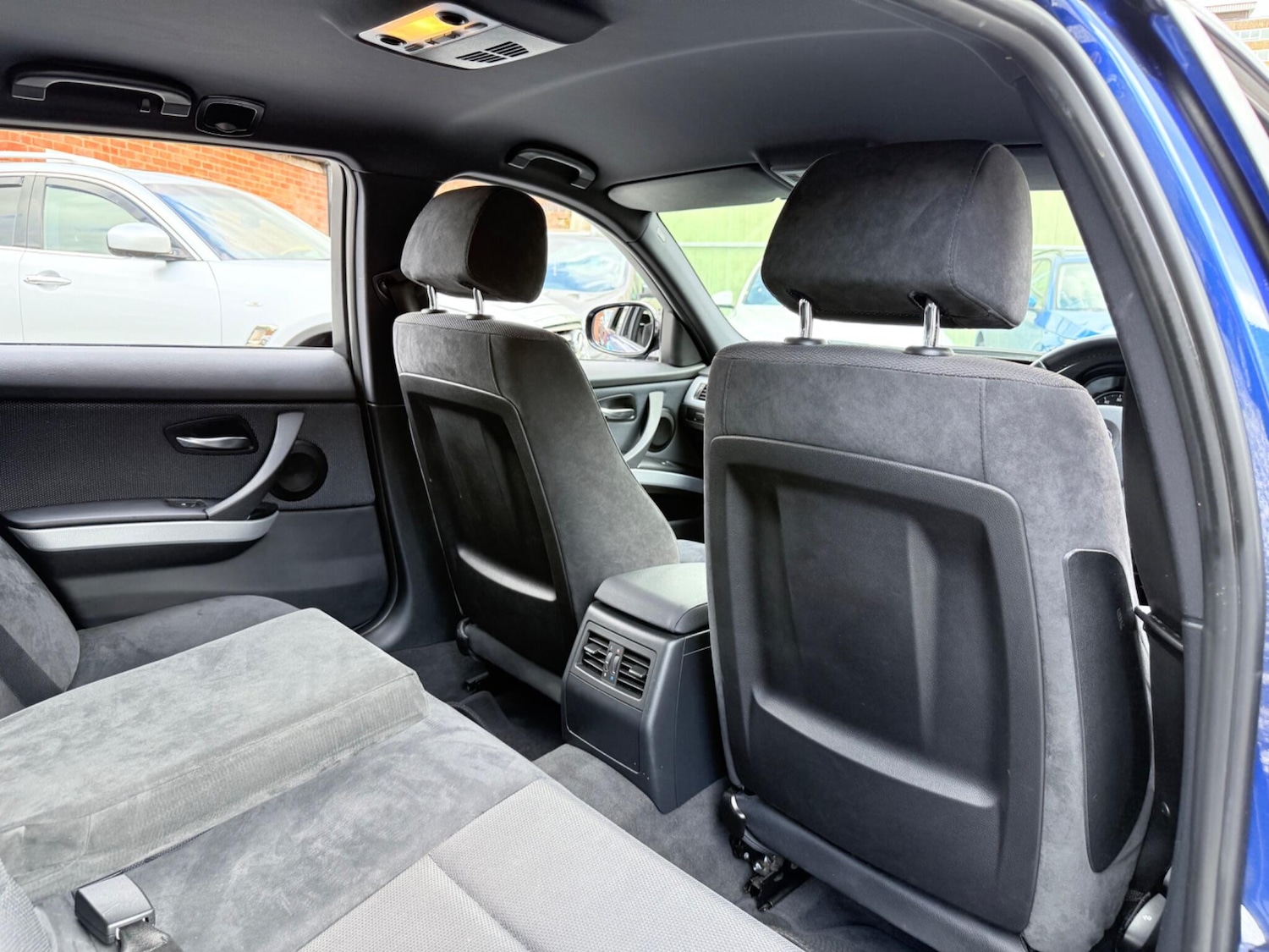 Used BMW 3 Series 2011 for sale - 76457782: Photo 44