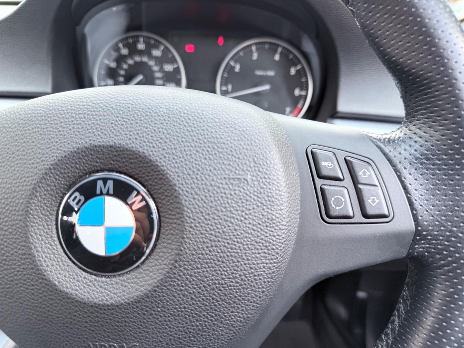 Used BMW 3 Series 2011 for sale - 76457782: Photo 50