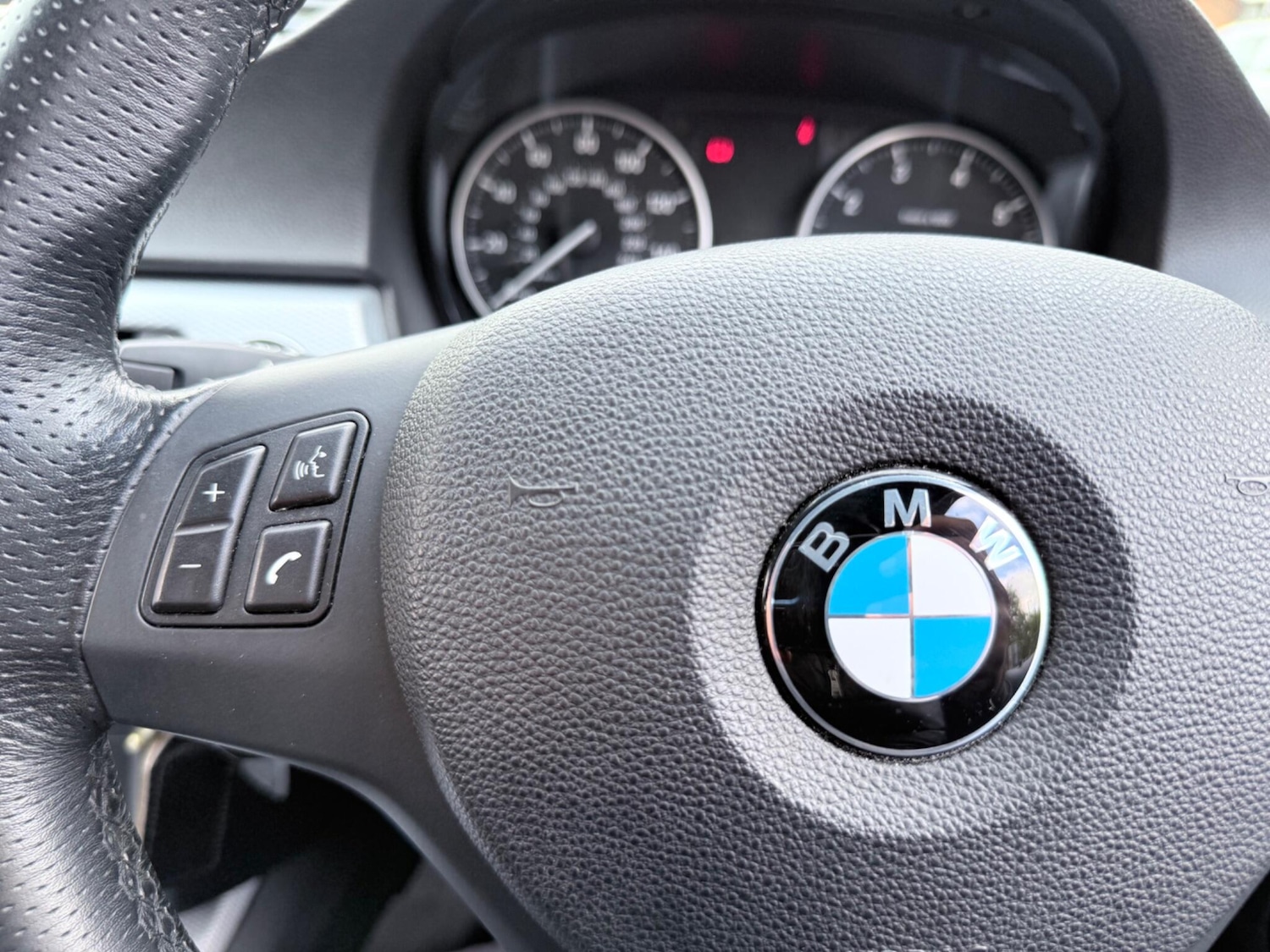 Used BMW 3 Series 2011 for sale - 76457782: Photo 51